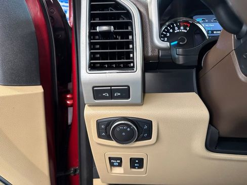 Used 2019 Ford F150 Lariat w/ Equipment Group 502A Luxury AWD/4WD image 18