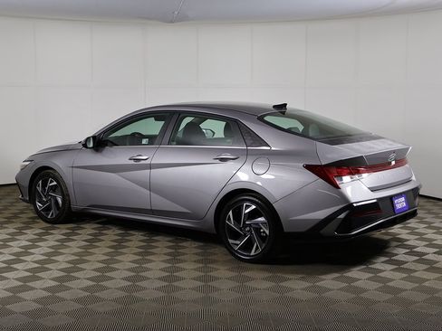 Certified 2025 Hyundai Elantra Limited image 11