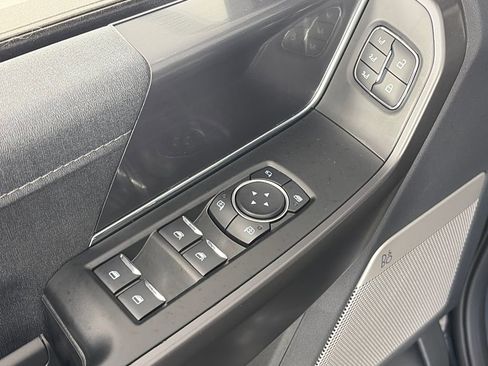Used 2025 Ford F150 Lariat AWD/4WD image 26