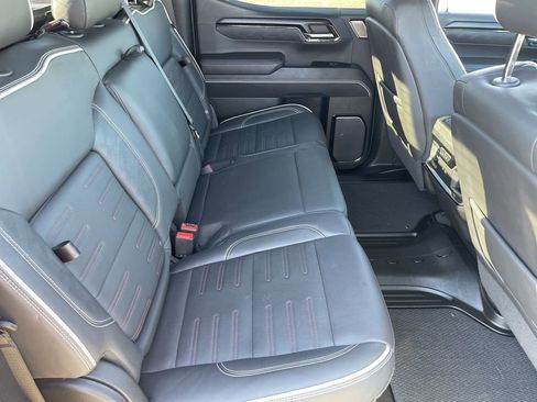 Used 2023 GMC Sierra 1500 AT4X image 27