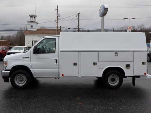 New 2025 Ford E-350 and Econoline 350 Super Duty w/ Power Equipment Group image 16