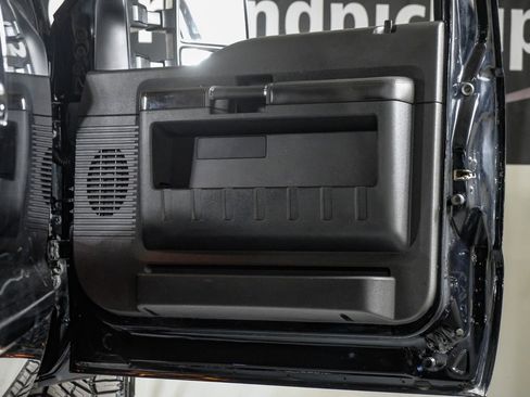 Used 2016 Ford F250 Platinum w/ FX4 Off-Road Package image 34