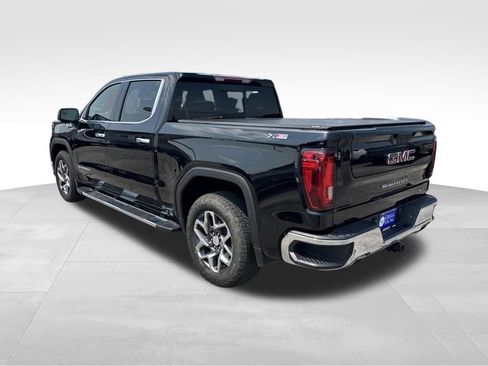 Used 2023 GMC Sierra 1500 SLT w/ SLT Premium Package AWD/4WD image 4