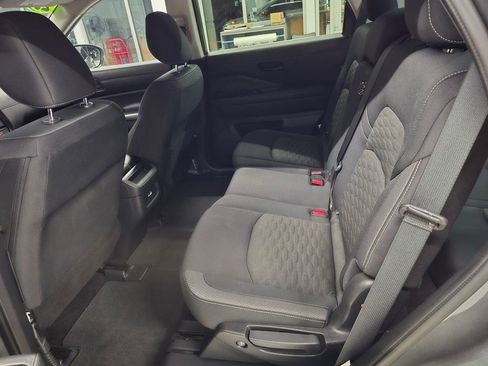 Used 2023 Nissan Pathfinder S FWD image 29