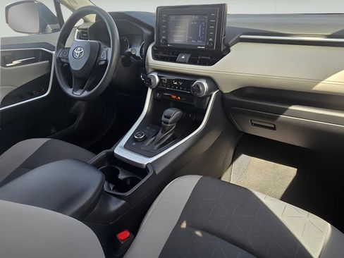 Used 2021 Toyota RAV4 XLE w/ Convenience Package image 27