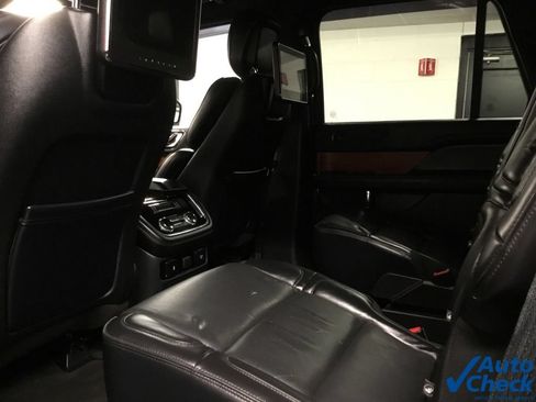 Used 2019 Lincoln Navigator Select w/ Technology Package AWD/4WD image 33