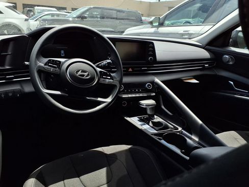 New 2026 Hyundai Elantra Hybrid FWD image 9