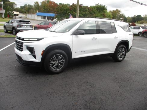 Certified 2025 Chevrolet Traverse LT image 7