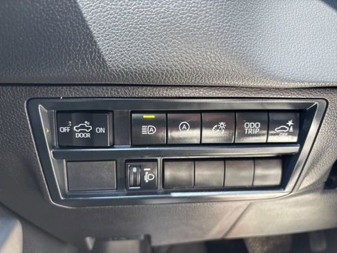 Used 2025 Toyota Tundra Limited image 25