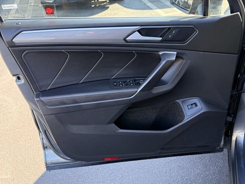 Used 2024 Volkswagen Tiguan SE R-Line image 12