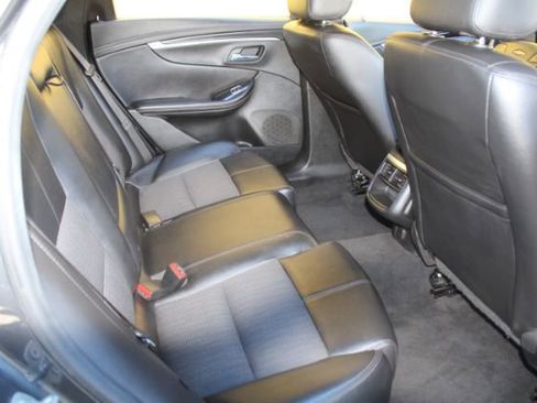 Used 2019 Chevrolet Impala LT FWD image 11