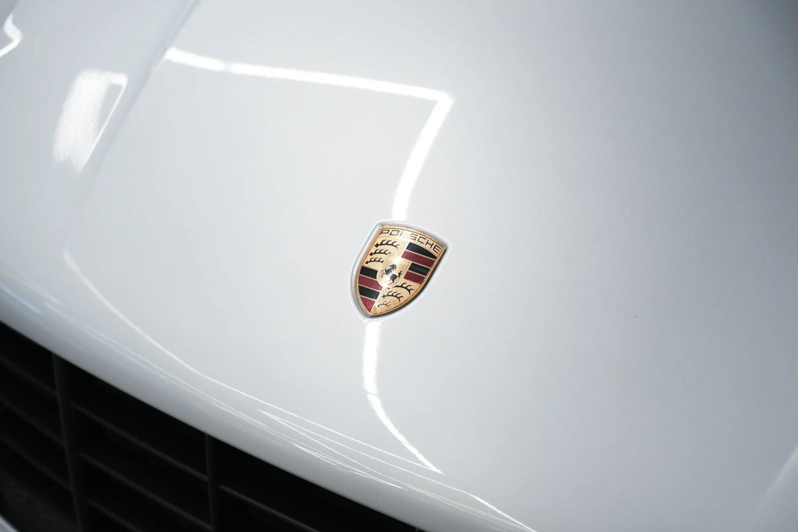 Used 2018 Porsche Macan Sport Edition AWD/4WD image 7