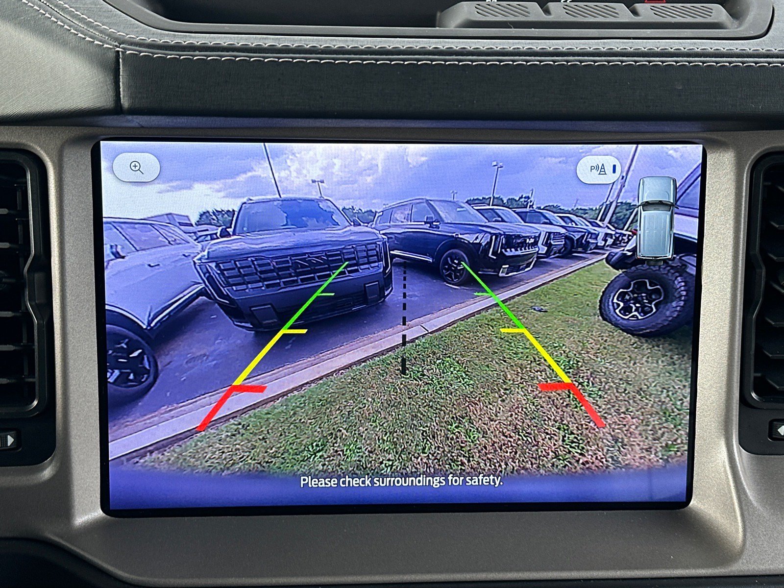Used 2025 Ford Bronco Outer Banks AWD/4WD image 16
