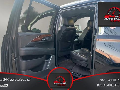 Used 2019 Cadillac Escalade ESV 2WD image 17