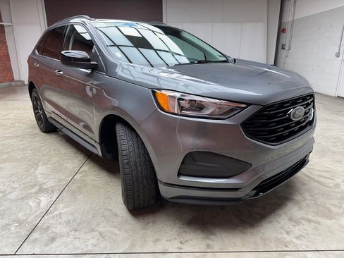 Certified 2023 Ford Edge SE w/ Black Appearance Package image 7