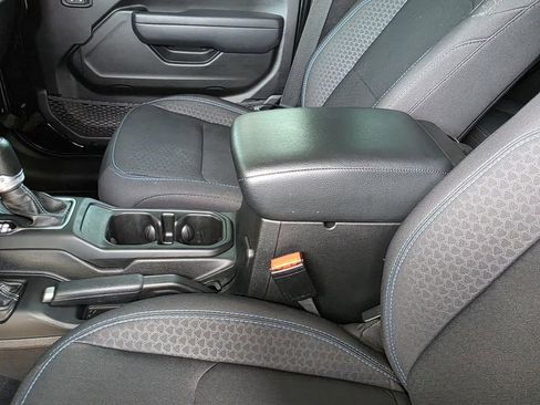 Used 2024 Jeep Wrangler Unlimited Rubicon 4xe image 9