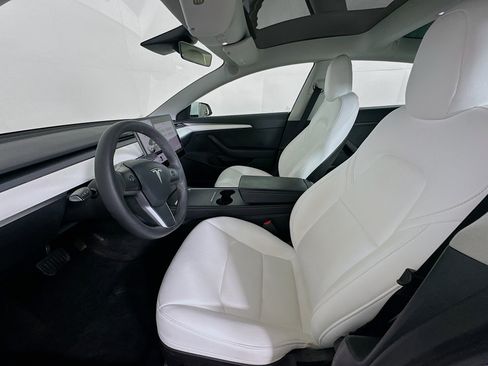 Used 2023 Tesla Model 3 Standard Range image 13