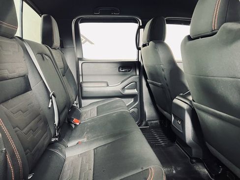 Used 2022 Nissan Frontier PRO-4X w/ Technology Package image 14