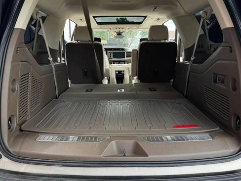Used 2021 GMC Yukon XL Denali w/ Denali Premium Package AWD/4WD image 26