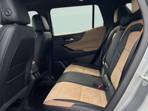 Used 2026 Chevrolet Equinox ACTIV w/ Convenience Package III FWD image 13