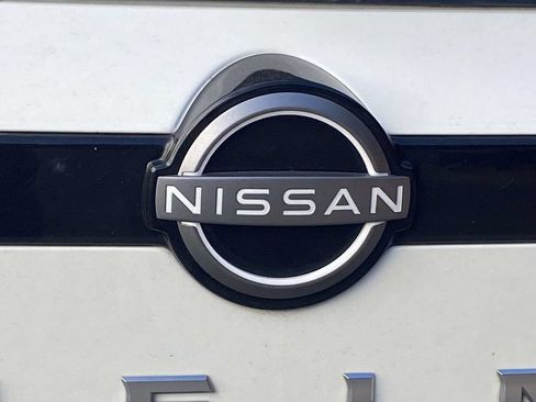 Used 2025 Nissan Pathfinder SV FWD image 11