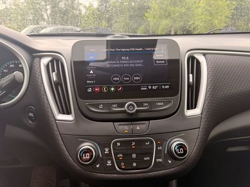 Used 2025 Chevrolet Malibu LT FWD image 6