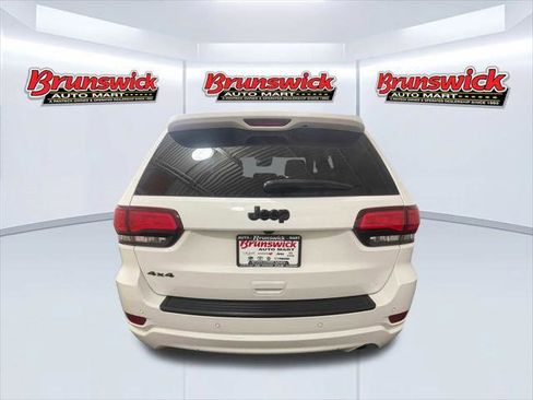 Certified 2021 Jeep Grand Cherokee Laredo X image 14