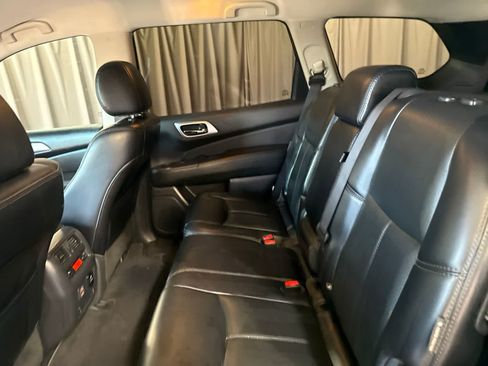 Used 2018 Nissan Pathfinder SL w/ Midnight Edition Package FWD image 15