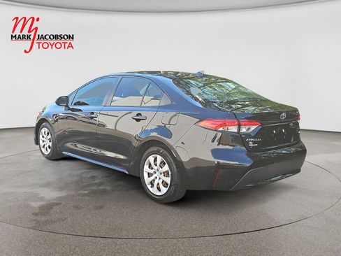 Used 2021 Toyota Corolla LE FWD image 11
