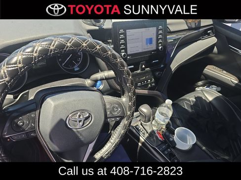 Used 2022 Toyota Camry SE FWD image 4