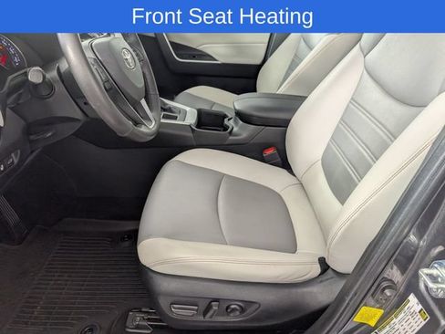Used 2022 Toyota RAV4 XLE Premium AWD/4WD image 16