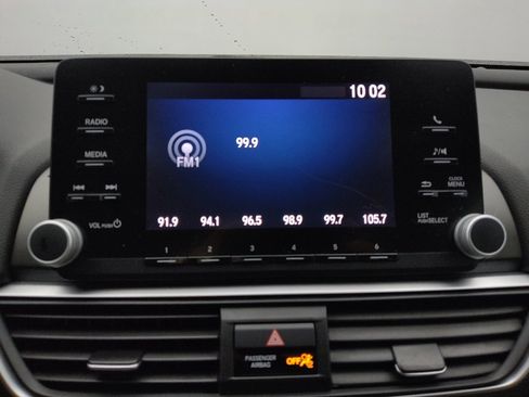 Used 2018 Honda Accord LX image 25