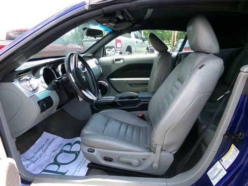 Used 2005 Ford Mustang GT RWD image 3