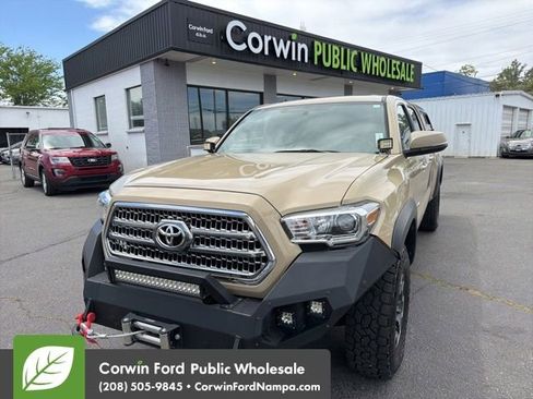 Used 2017 Toyota Tacoma TRD Off-Road w/ Premium & Technology Package AWD/4WD image 1