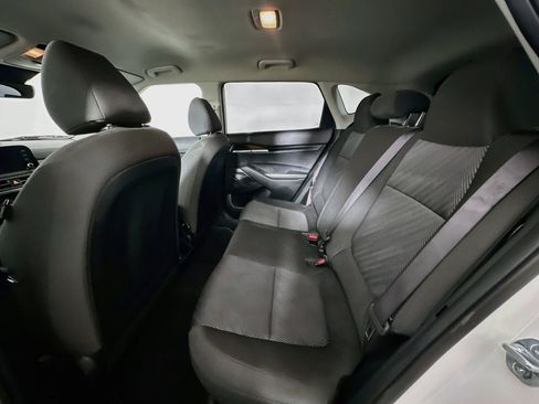 Used 2025 Kia Seltos LX AWD/4WD image 26