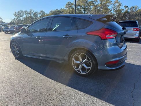 Used 2018 Ford Focus ST image 5