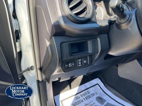 Used 2018 Toyota Tacoma TRD Sport w/ Technology Package image 44