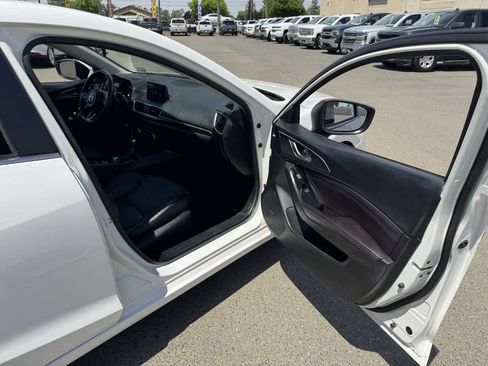 Used 2017 MAZDA MAZDA3 Grand Touring FWD image 15