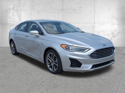 Used 2019 Ford Fusion SEL FWD image 2
