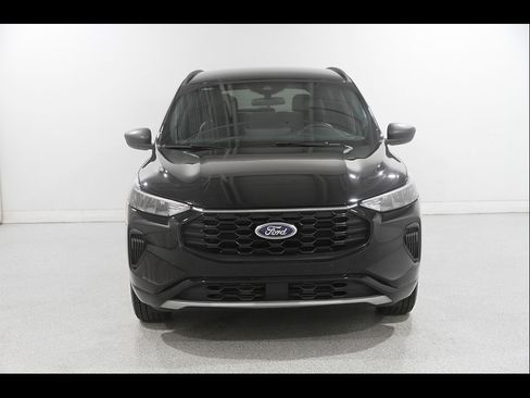 Used 2023 Ford Escape ST-Line w/ Tech Pack #1 AWD/4WD image 2