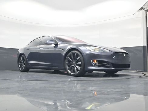 Used 2018 Tesla Model S 75D image 22