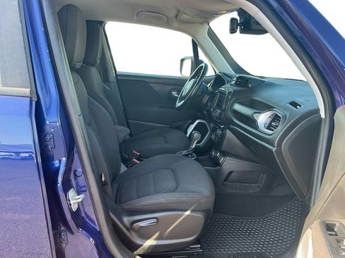 Used 2018 Jeep Renegade Latitude w/ Cold Weather Group AWD/4WD image 22