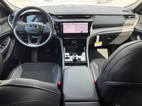 New 2026 Jeep Grand Cherokee Altitude image 33