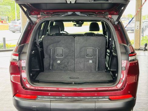 Used 2024 Jeep Grand Cherokee L Altitude AWD/4WD image 10