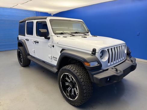 Used 2020 Jeep Wrangler Unlimited Sport S AWD/4WD image 2