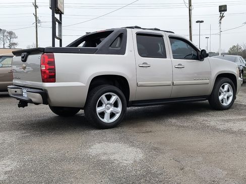 Used 2008 Chevrolet Avalanche LT image 7