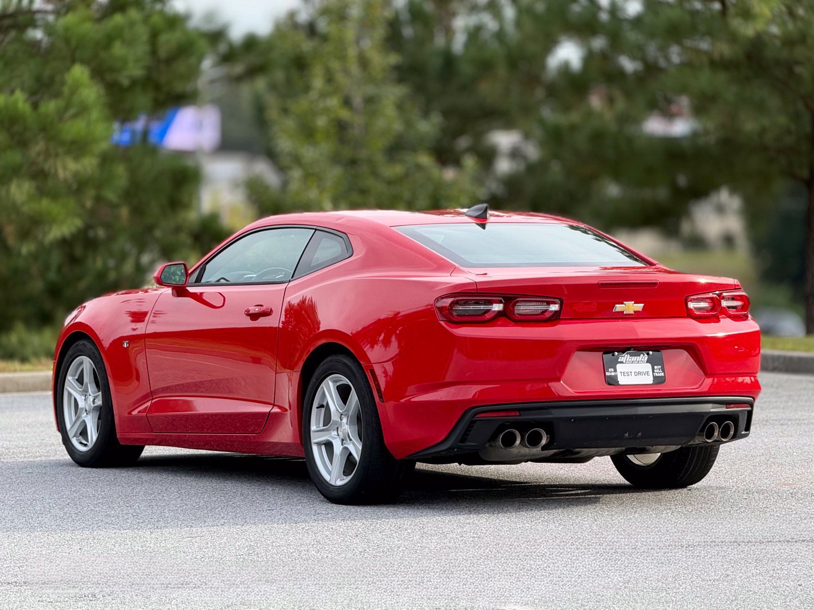 Used 2020 Chevrolet Camaro LT w/ Technology Package RWD image 10