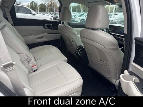 Certified 2025 Kia Sorento S image 7