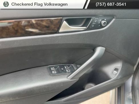 Used 2015 Volkswagen Passat TDI SEL Premium FWD image 14