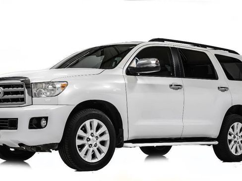 Used 2011 Toyota Sequoia Platinum image 2